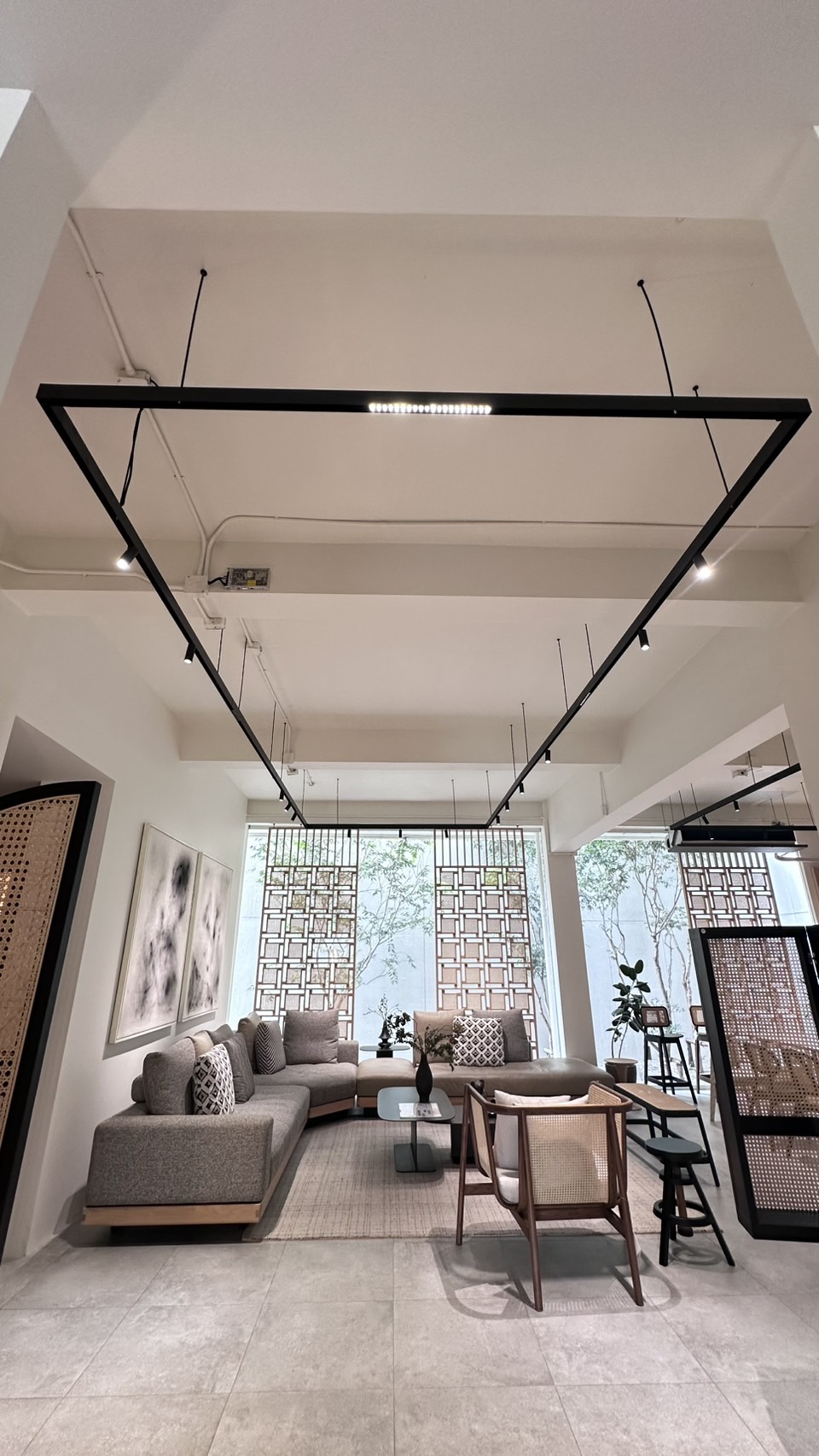 ผลงานการติดตั้ง ณ โชว์รูมเฟอร์นิเจอร์ Podium Home Center